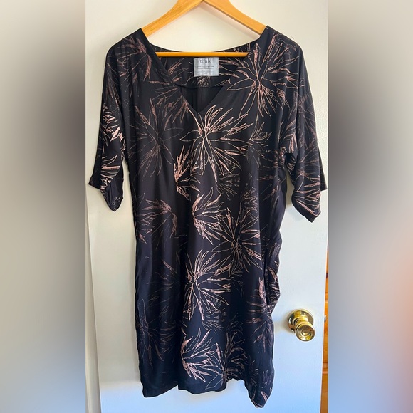 Tonle Black Floral Tunic - Picture 2 of 7